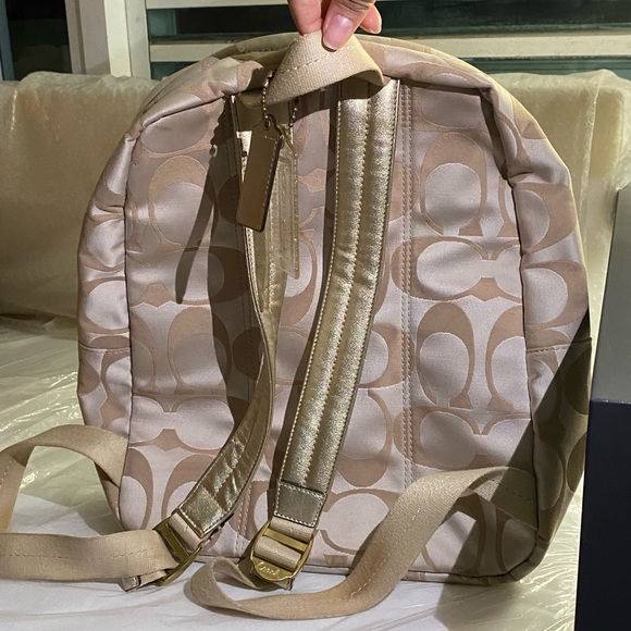 Authentic Coach Poppy collection backpack - Picture 2 of 4